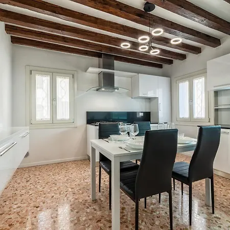 Casanova Fenice - Canal View Venice Room photo