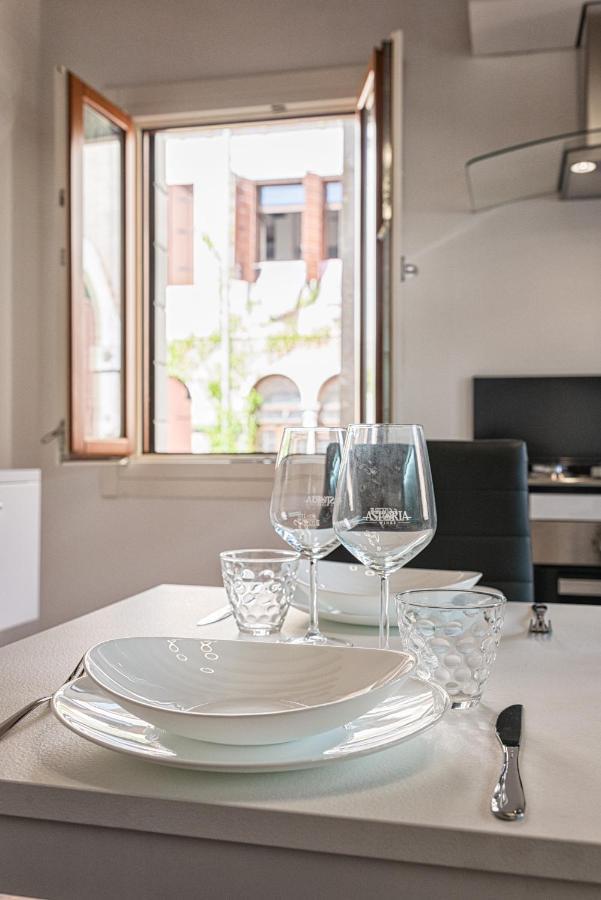 Apartment Casanova Fenice - Canal View Venedig